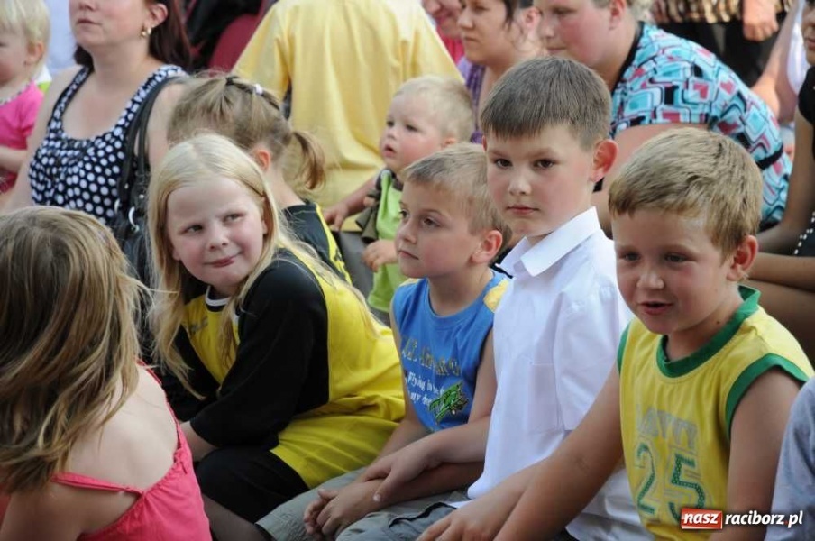 Zdjęcie w galerii na portalu naszraciborz.pl: Festyn z okazji Dnia Dziecka w Borucinie wiadomości z regionu