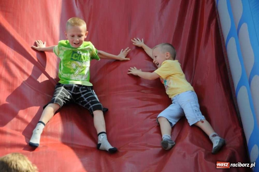 Zdjęcie w galerii na portalu naszraciborz.pl: Festyn z okazji Dnia Dziecka w Borucinie wiadomości z regionu