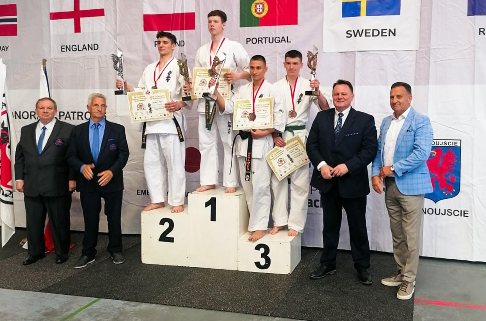 Zdjęcie w galerii na portalu naszraciborz.pl: Brązowy medal Pawła Świętego na Mistrzostwach Europy Karate Kyokushin wiadomości z regionu