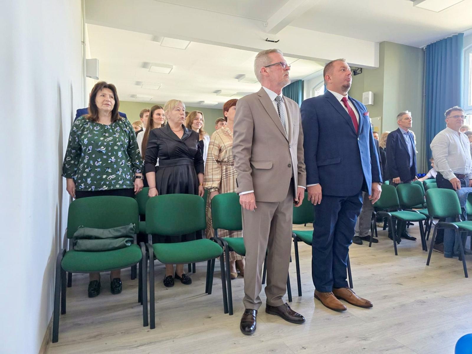 Zdjęcie w galerii na portalu naszraciborz.pl: Z przystani CKZiU nr 1 na ocean życia. Budowlanka i Gastronomik żegnają absolwentów wiadomości z regionu