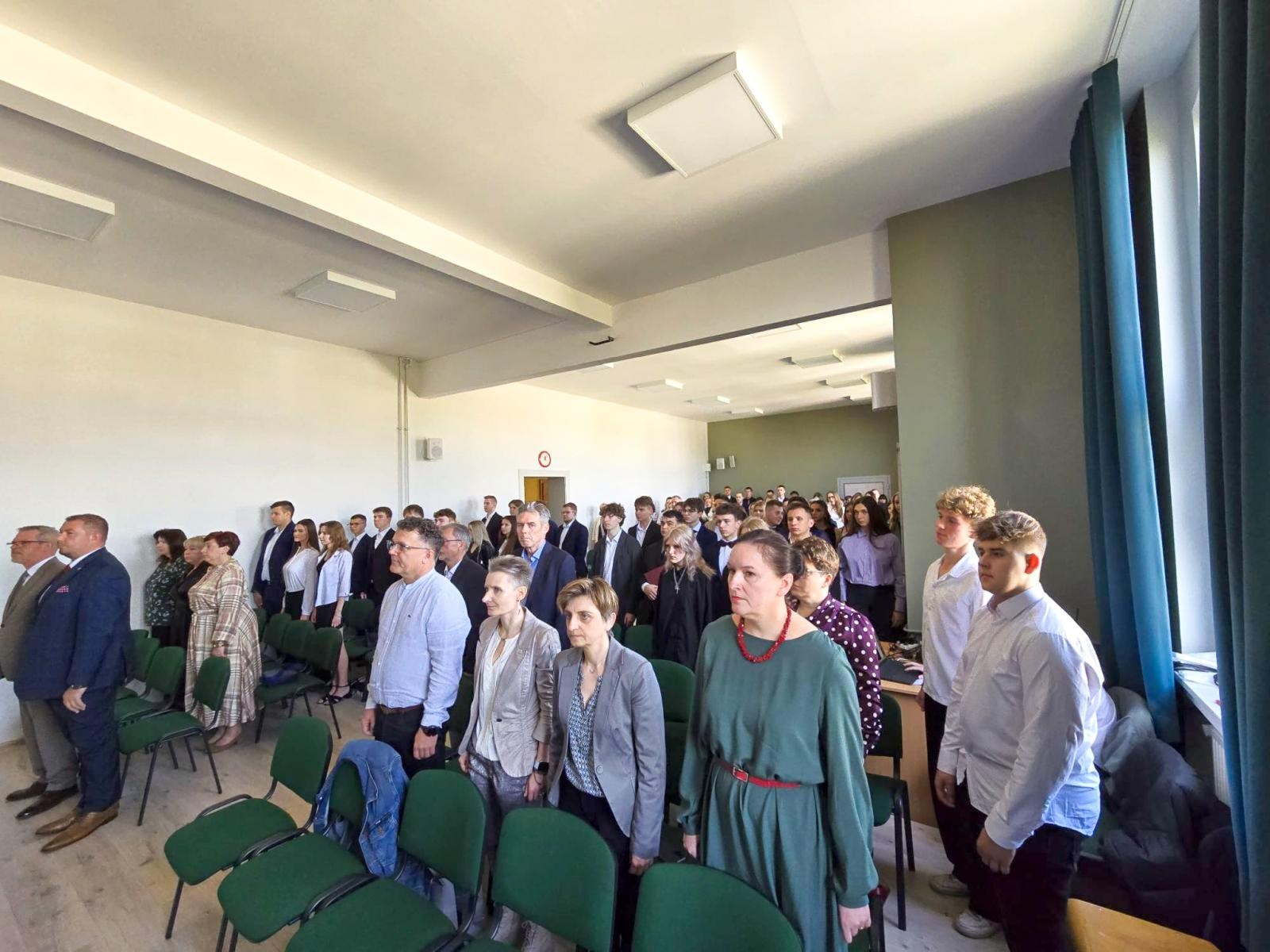 Zdjęcie w galerii na portalu naszraciborz.pl: Z przystani CKZiU nr 1 na ocean życia. Budowlanka i Gastronomik żegnają absolwentów wiadomości z regionu