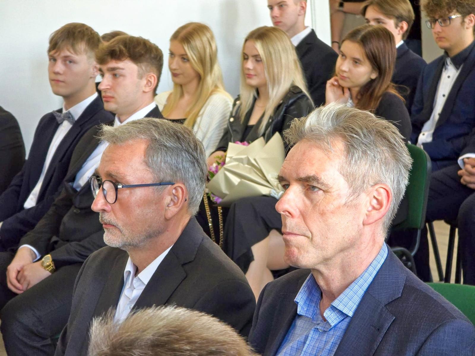 Zdjęcie w galerii na portalu naszraciborz.pl: Z przystani CKZiU nr 1 na ocean życia. Budowlanka i Gastronomik żegnają absolwentów wiadomości z regionu