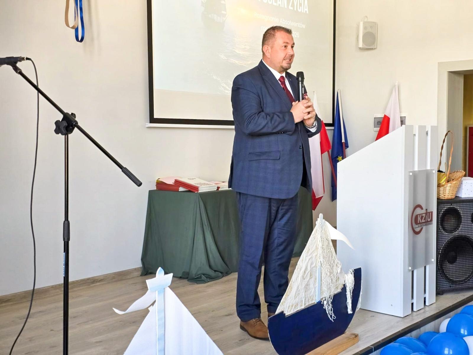 Zdjęcie w galerii na portalu naszraciborz.pl: Z przystani CKZiU nr 1 na ocean życia. Budowlanka i Gastronomik żegnają absolwentów wiadomości z regionu