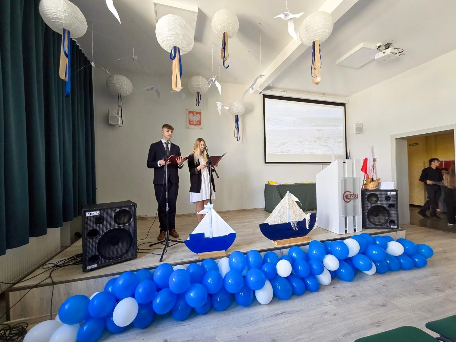 Zdjęcie w galerii na portalu naszraciborz.pl: Z przystani CKZiU nr 1 na ocean życia. Budowlanka i Gastronomik żegnają absolwentów wiadomości z regionu