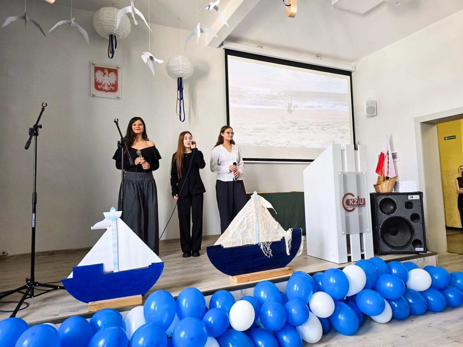 Zdjęcie w galerii na portalu naszraciborz.pl: Z przystani CKZiU nr 1 na ocean życia. Budowlanka i Gastronomik żegnają absolwentów wiadomości z regionu