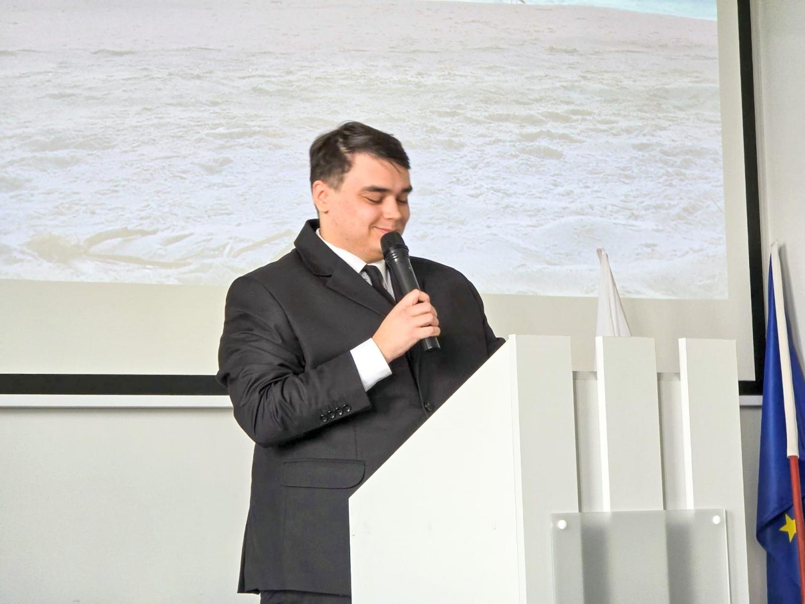 Zdjęcie w galerii na portalu naszraciborz.pl: Z przystani CKZiU nr 1 na ocean życia. Budowlanka i Gastronomik żegnają absolwentów wiadomości z regionu