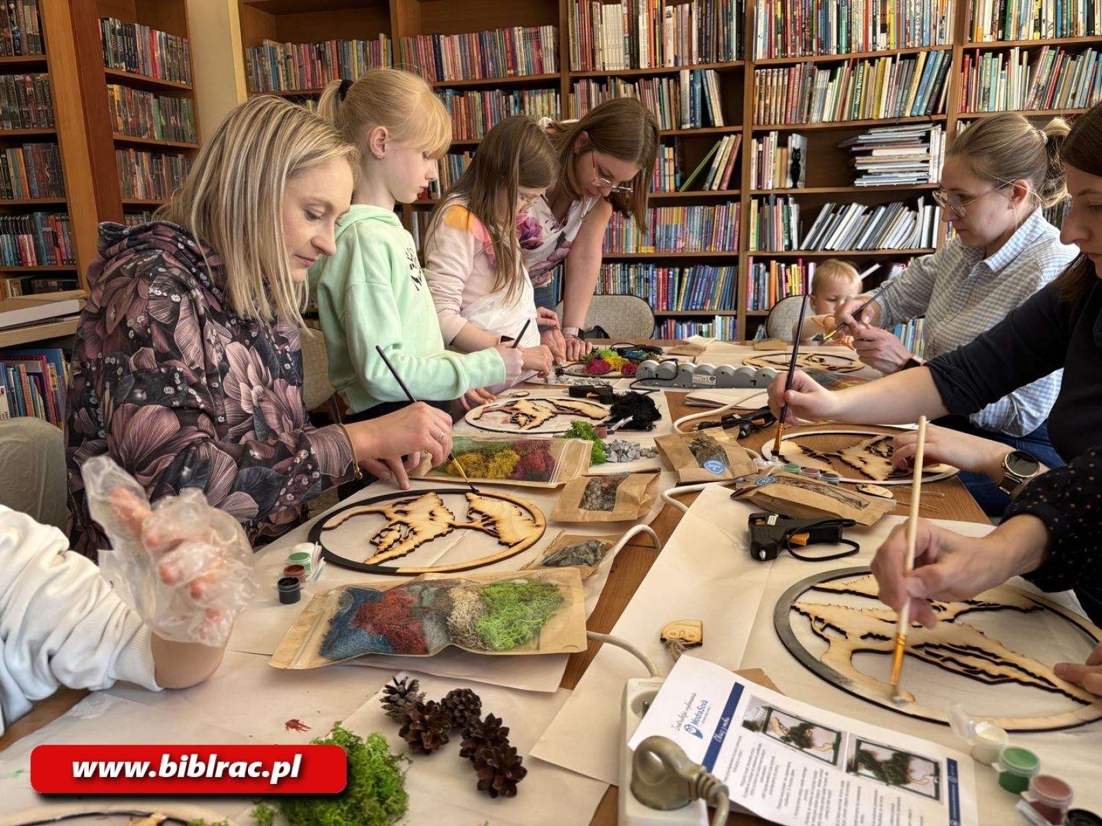 Zdjęcie w galerii na portalu naszraciborz.pl: Kreatywne warsztaty w raciborskich filiach bibliotecznych wiadomości z regionu