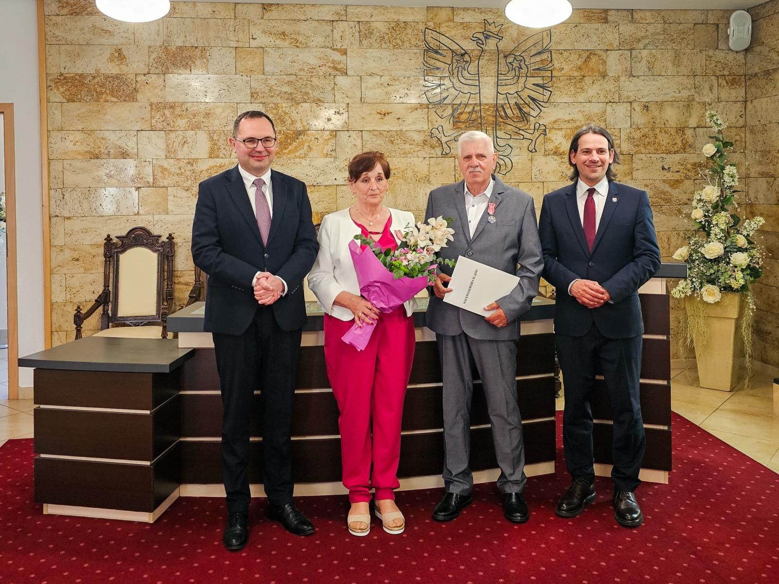 Zdjęcie w galerii na portalu naszraciborz.pl: Medale za długoletnie pożycie małżeńskie wręczone w Raciborzu wiadomości z regionu