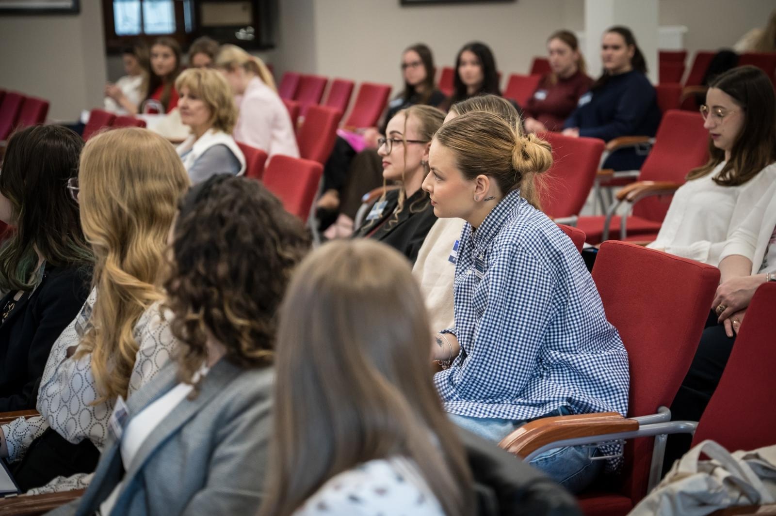 Zdjęcie w galerii na portalu naszraciborz.pl: Edukacja ma znaczenie – międzynarodowa konferencja studentów pedagogiki w Raciborzu wiadomości z regionu