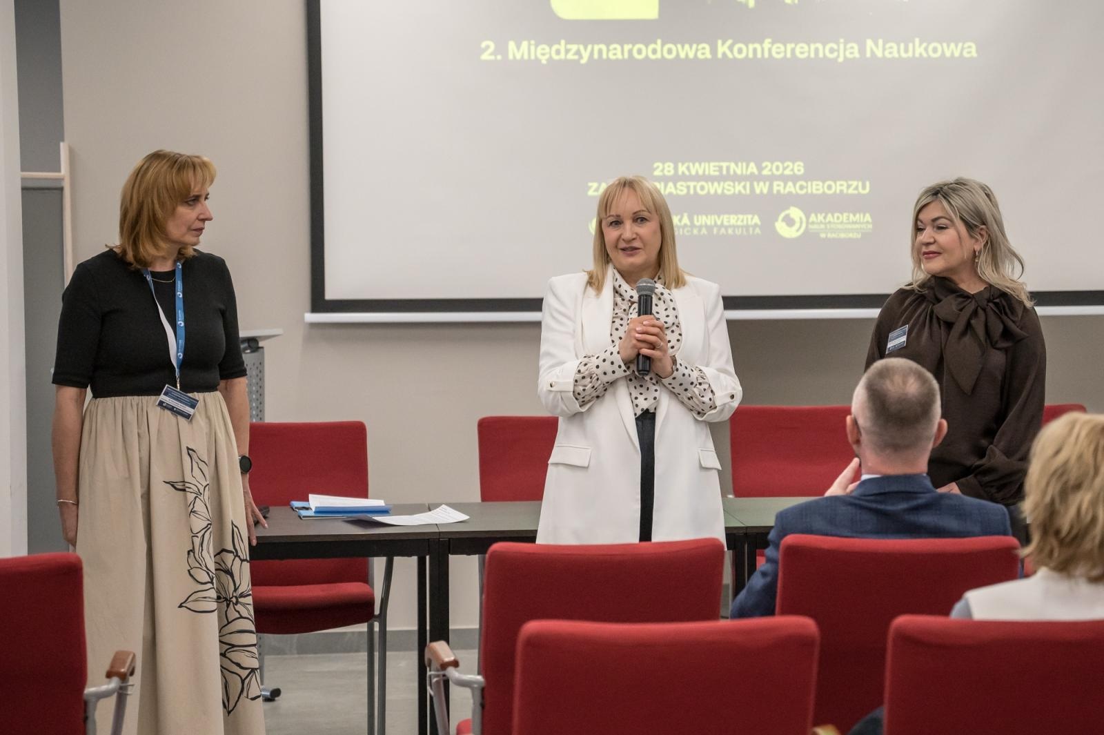 Zdjęcie w galerii na portalu naszraciborz.pl: Edukacja ma znaczenie – międzynarodowa konferencja studentów pedagogiki w Raciborzu wiadomości z regionu