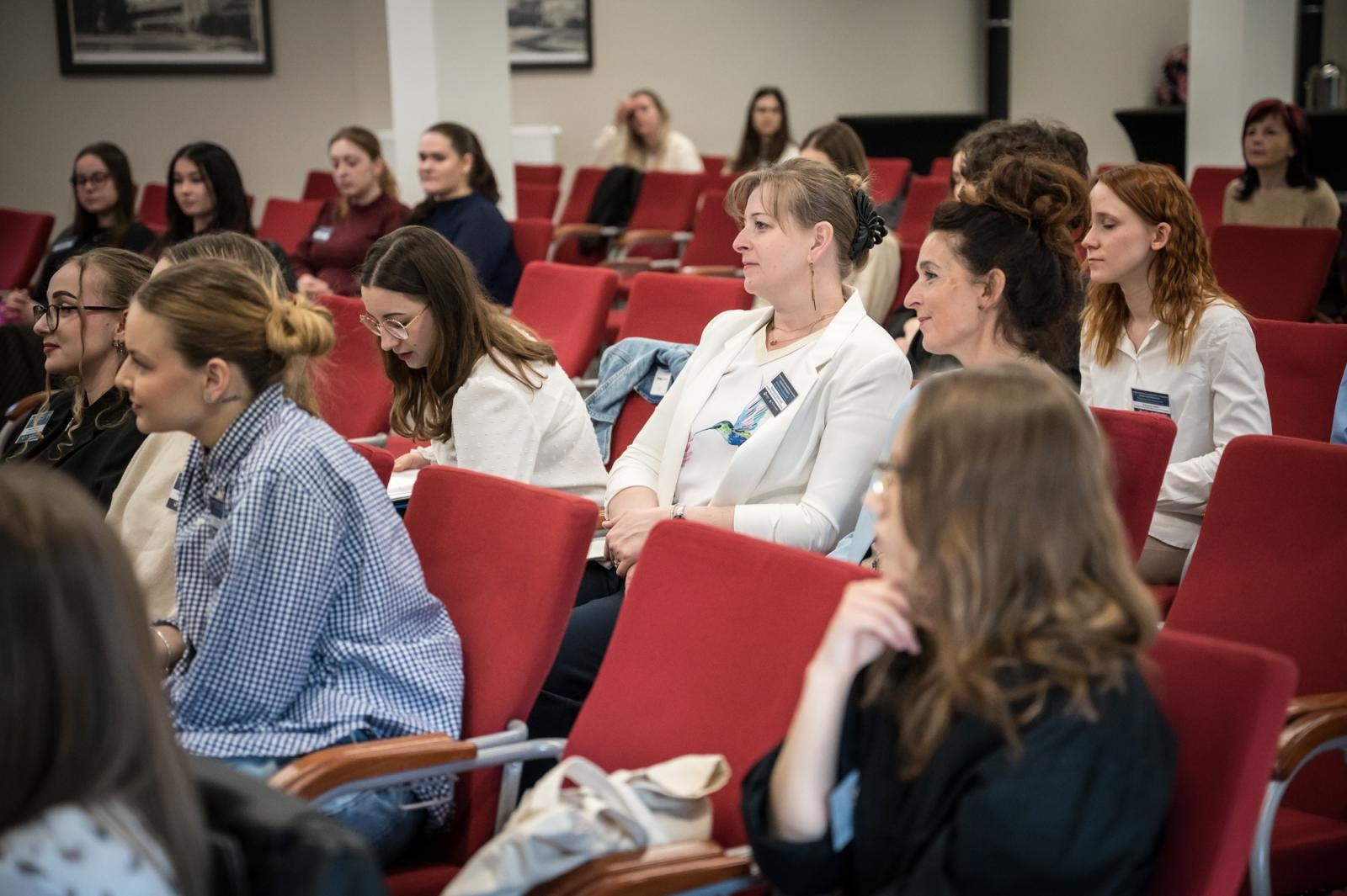 Zdjęcie w galerii na portalu naszraciborz.pl: Edukacja ma znaczenie – międzynarodowa konferencja studentów pedagogiki w Raciborzu wiadomości z regionu