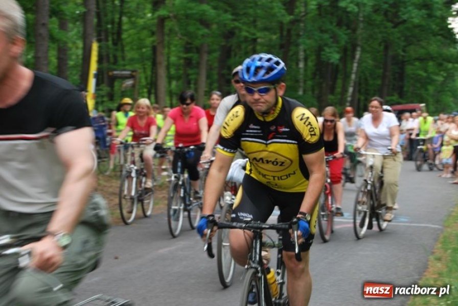 Zdjęcie w galerii na portalu naszraciborz.pl: Rowerami ścigali proboszcza wiadomości z regionu
