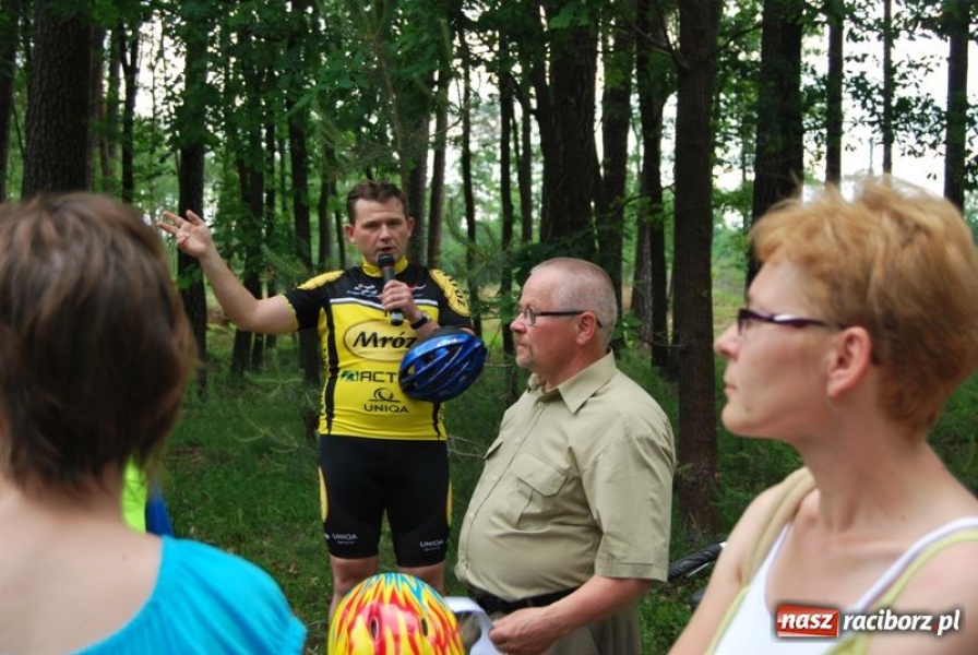 Zdjęcie w galerii na portalu naszraciborz.pl: Rowerami ścigali proboszcza wiadomości z regionu