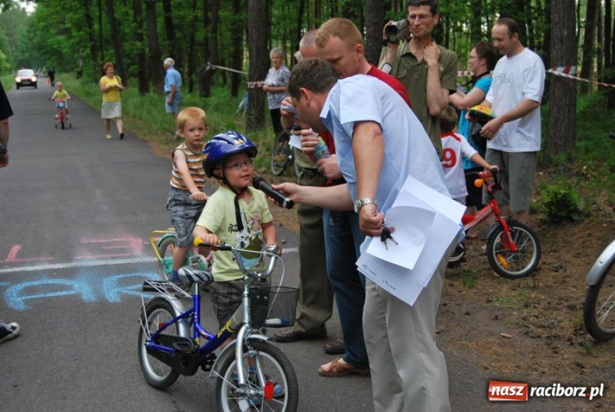 Zdjęcie w galerii na portalu naszraciborz.pl: Rowerami ścigali proboszcza wiadomości z regionu