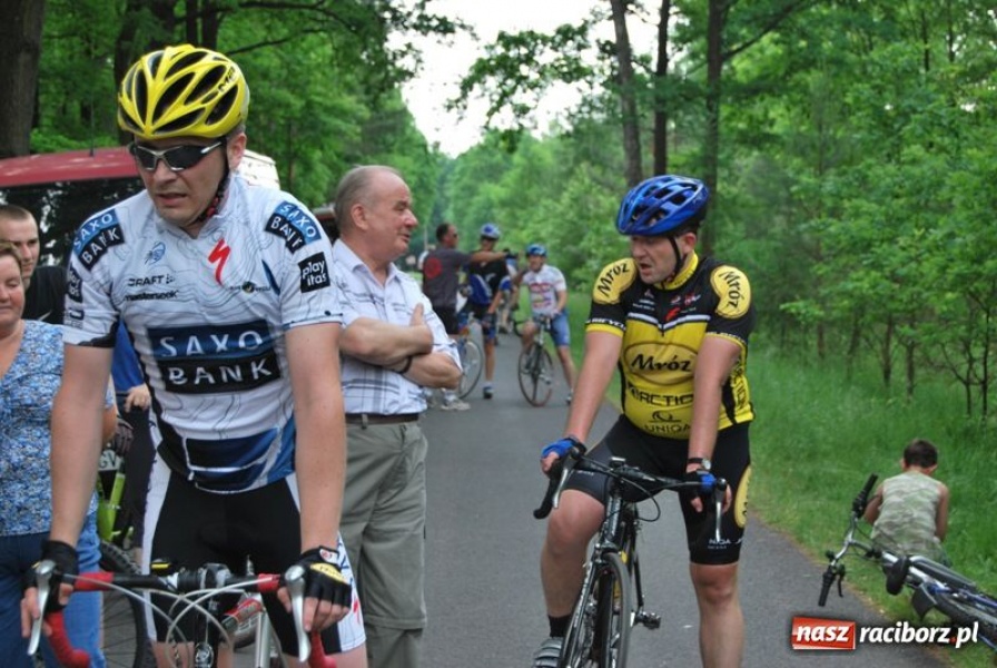Zdjęcie w galerii na portalu naszraciborz.pl: Rowerami ścigali proboszcza wiadomości z regionu