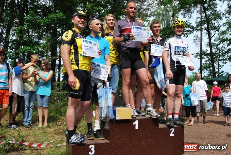 Zdjęcie w galerii na portalu naszraciborz.pl: Rowerami ścigali proboszcza wiadomości z regionu