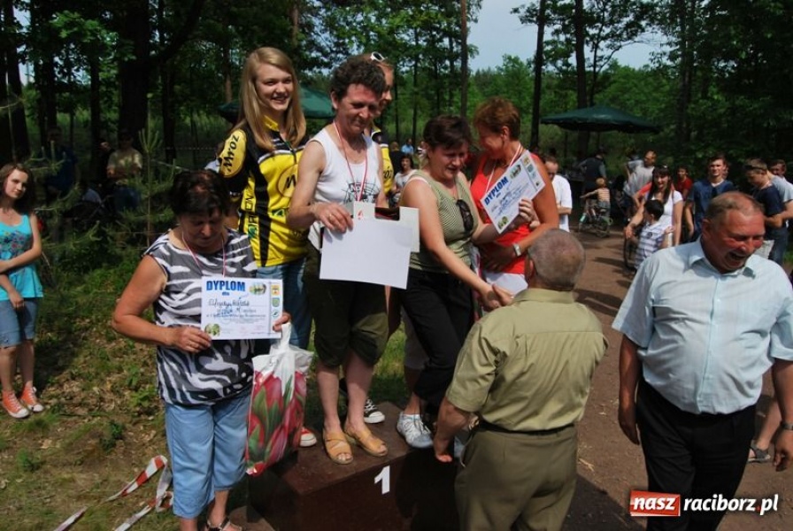 Zdjęcie w galerii na portalu naszraciborz.pl: Rowerami ścigali proboszcza wiadomości z regionu