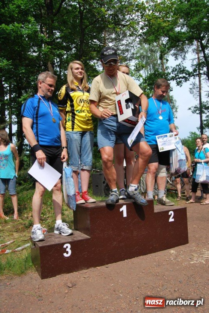 Zdjęcie w galerii na portalu naszraciborz.pl: Rowerami ścigali proboszcza wiadomości z regionu