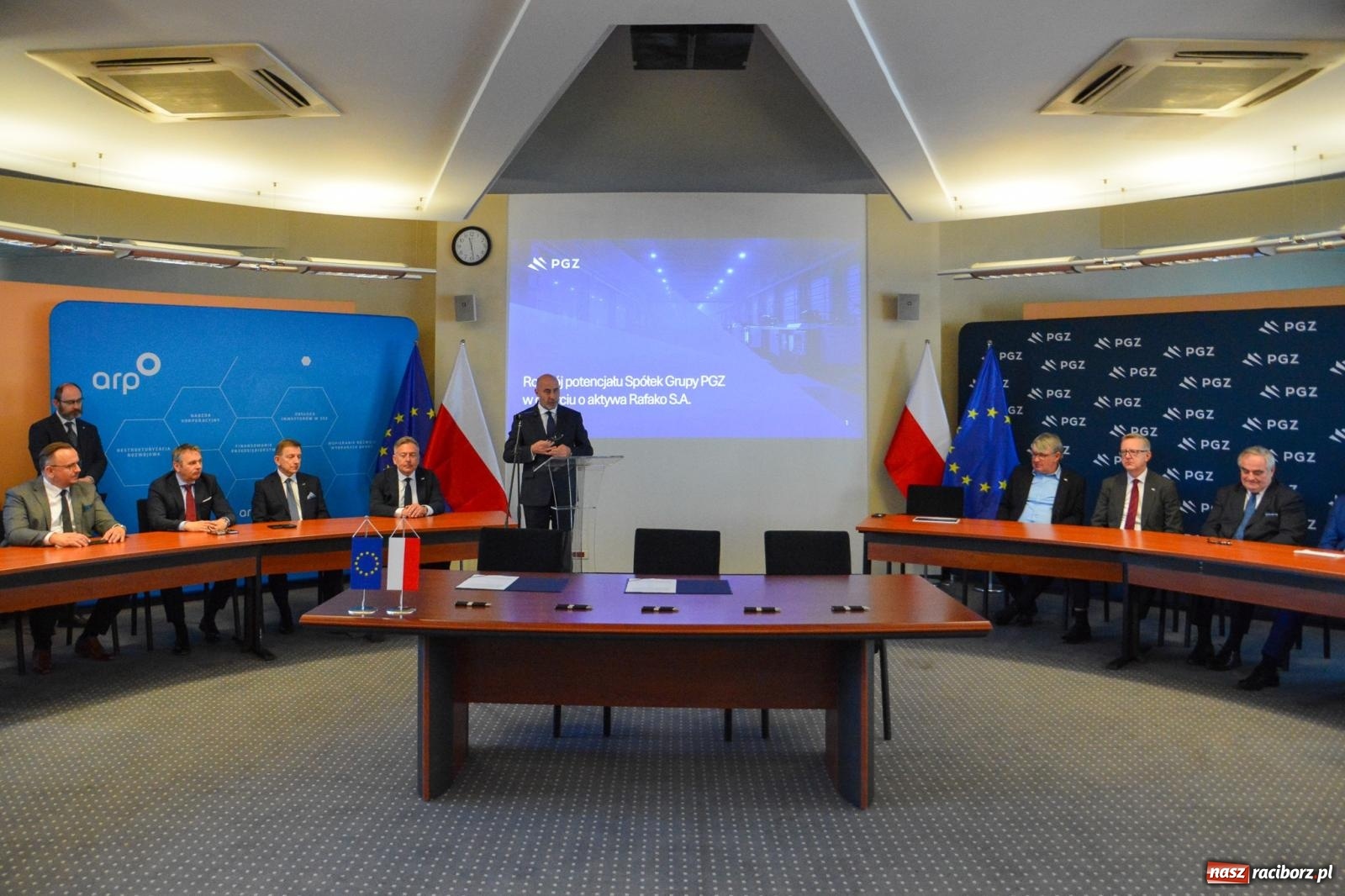 Zdjęcie w galerii na portalu naszraciborz.pl: Historyczny zwrot w Raciborzu: dawne Rafako staje się bastionem obronnym RP [FOTO i WIDEO] wiadomości z regionu