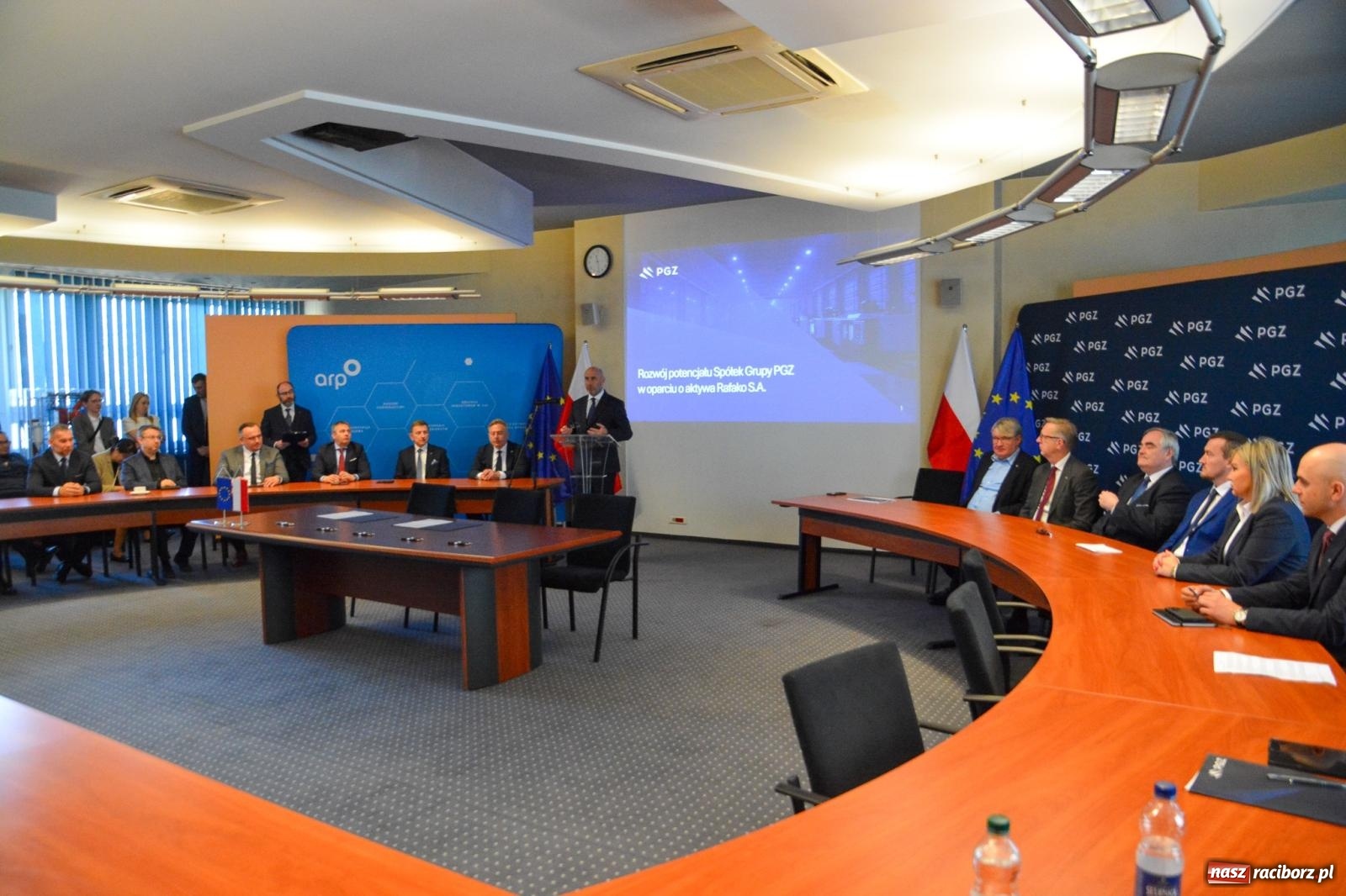 Zdjęcie w galerii na portalu naszraciborz.pl: Historyczny zwrot w Raciborzu: dawne Rafako staje się bastionem obronnym RP [FOTO i WIDEO] wiadomości z regionu