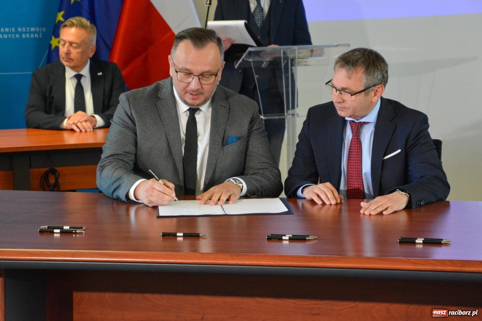 Zdjęcie w galerii na portalu naszraciborz.pl: Historyczny zwrot w Raciborzu: dawne Rafako staje się bastionem obronnym RP [FOTO i WIDEO] wiadomości z regionu