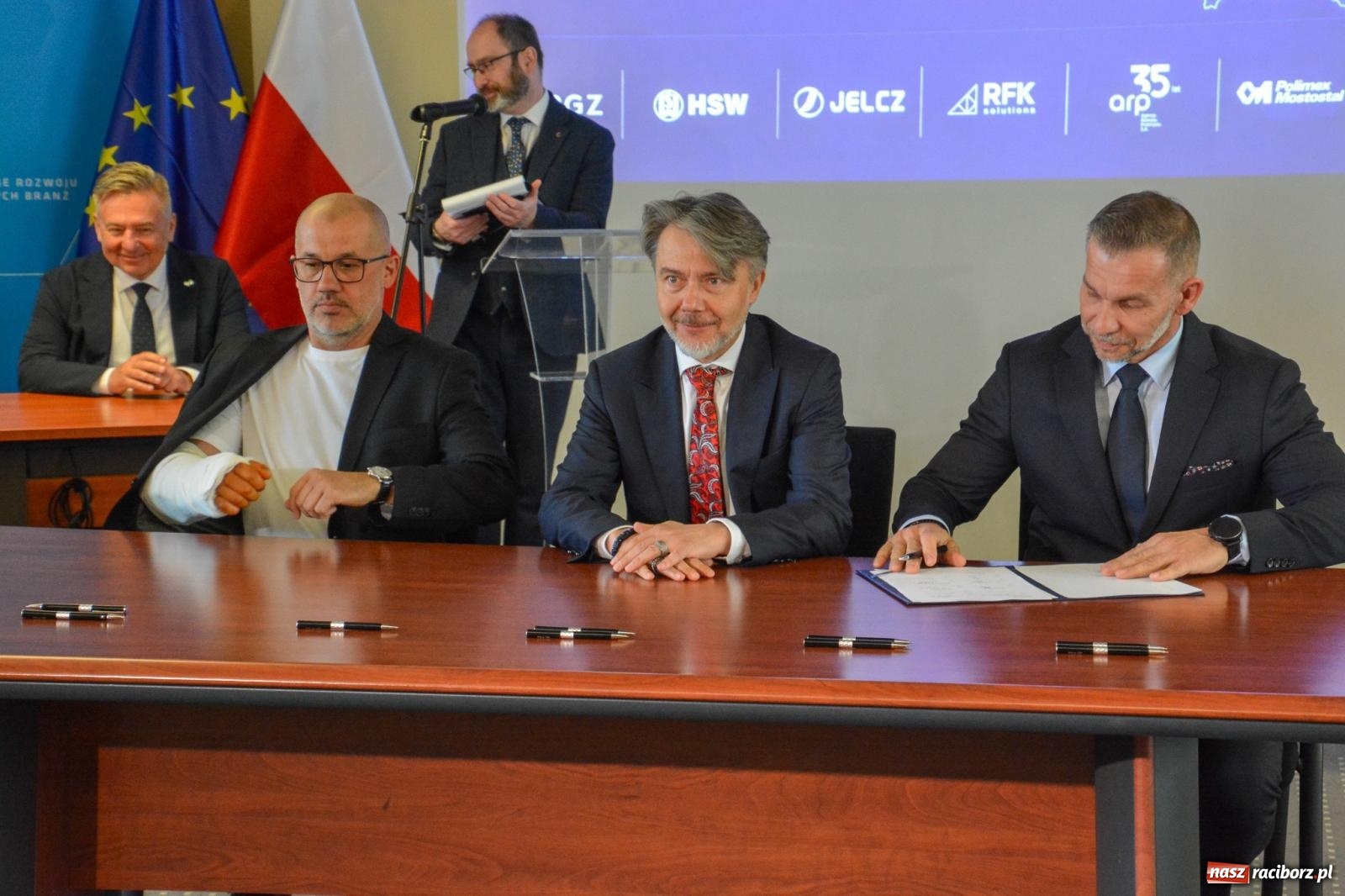 Zdjęcie w galerii na portalu naszraciborz.pl: Historyczny zwrot w Raciborzu: dawne Rafako staje się bastionem obronnym RP [FOTO i WIDEO] wiadomości z regionu