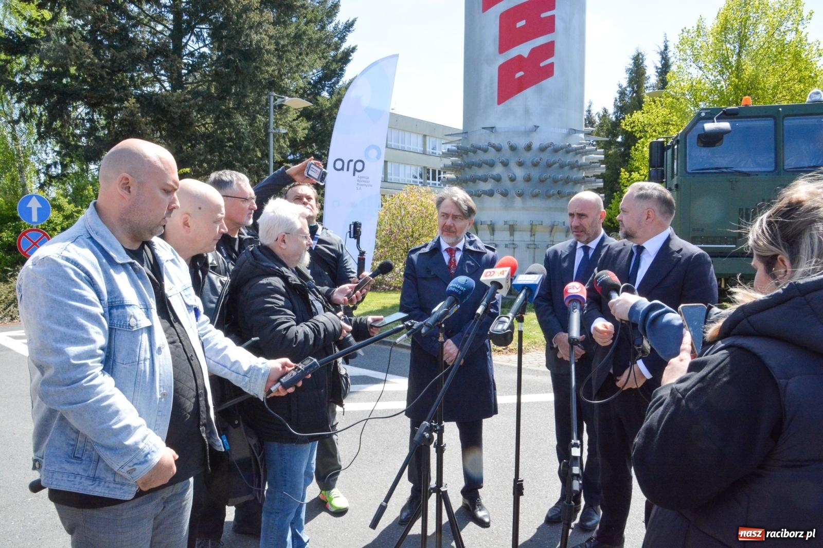 Zdjęcie w galerii na portalu naszraciborz.pl: Historyczny zwrot w Raciborzu: dawne Rafako staje się bastionem obronnym RP [FOTO i WIDEO] wiadomości z regionu