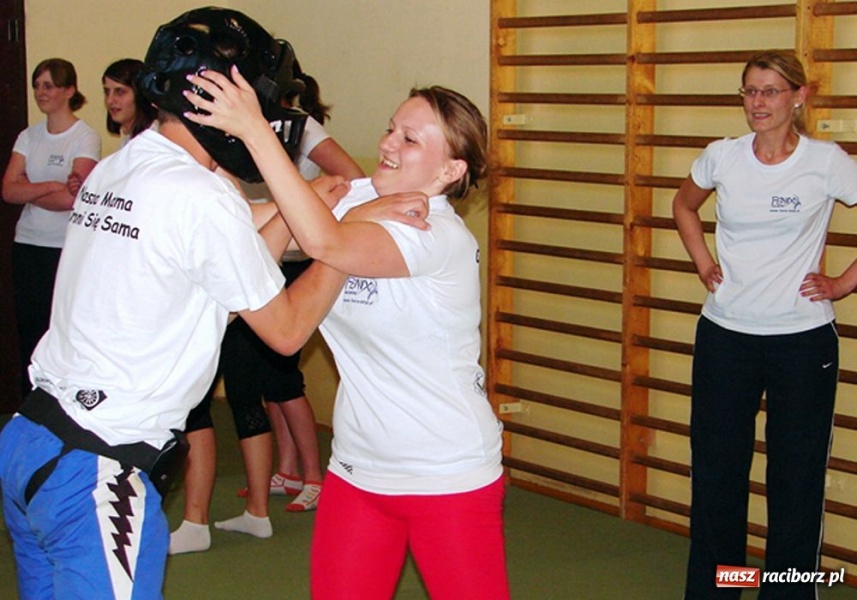 Zdjęcie w galerii na portalu naszraciborz.pl: Nasza mama obroni się sama wiadomości z regionu