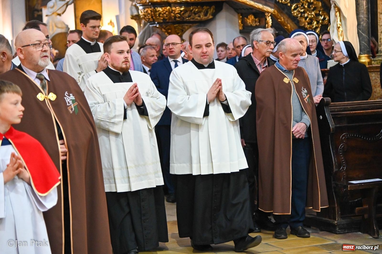 Zdjęcie w galerii na portalu naszraciborz.pl: Diecezjalne Święto Rodziny i XIII Jarmark Cysterski w Jemielnicy [FOTO] wiadomości z regionu