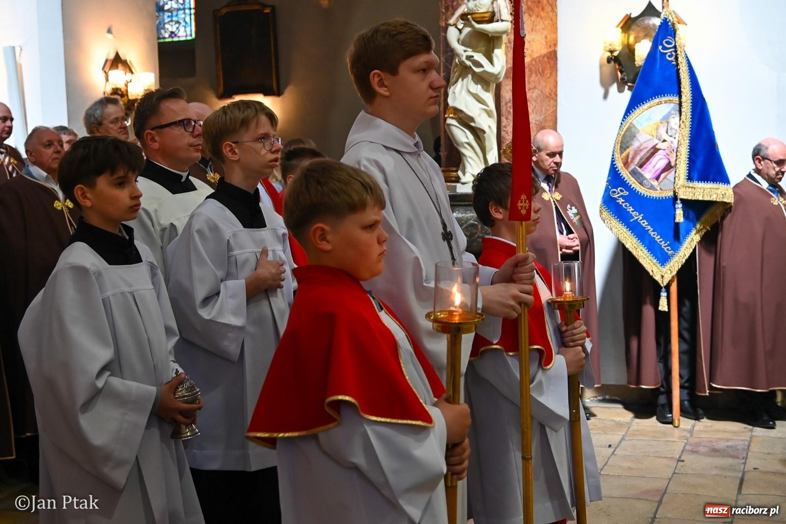 Zdjęcie w galerii na portalu naszraciborz.pl: Diecezjalne Święto Rodziny i XIII Jarmark Cysterski w Jemielnicy [FOTO] wiadomości z regionu