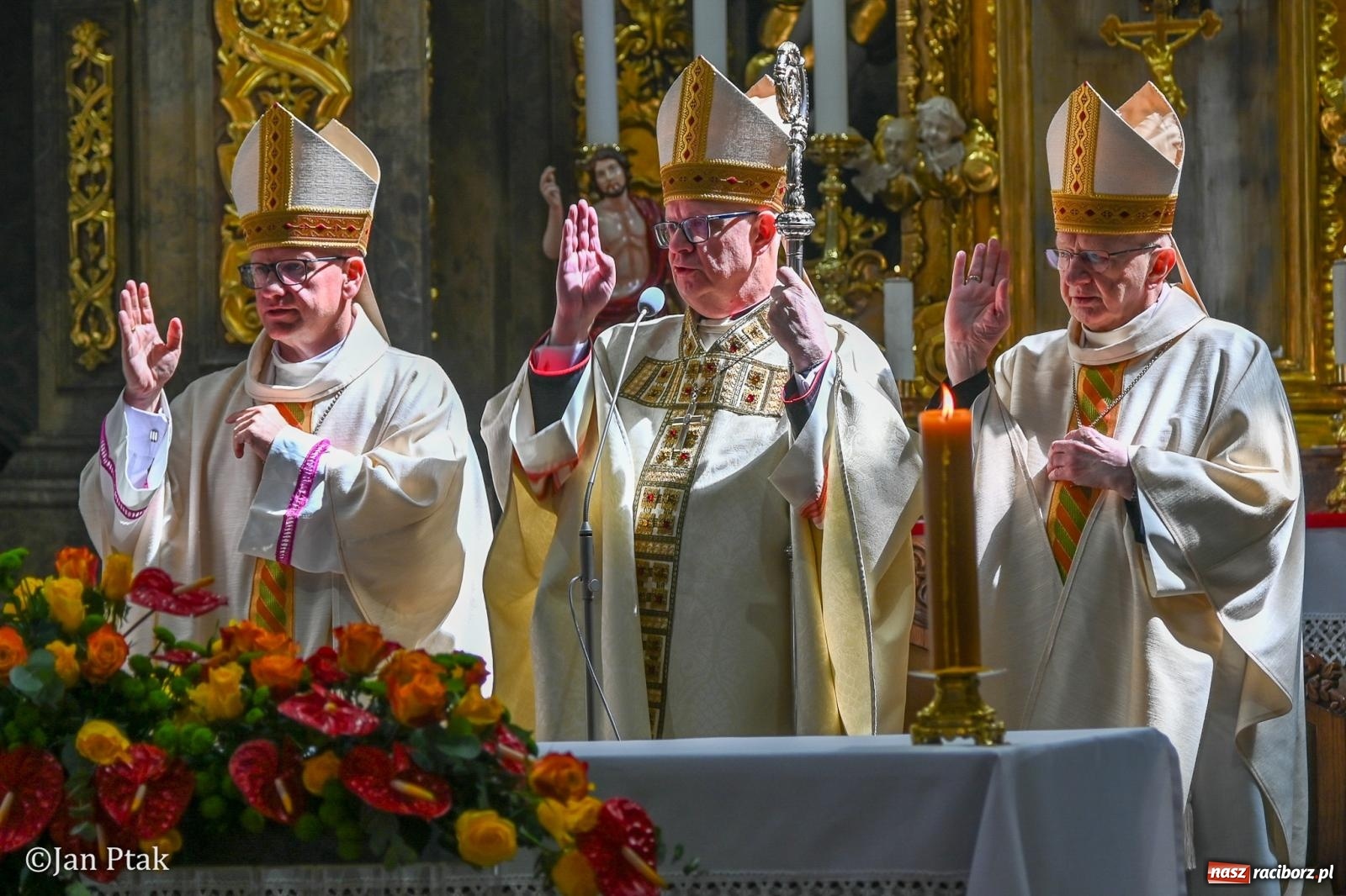 Zdjęcie w galerii na portalu naszraciborz.pl: Diecezjalne Święto Rodziny i XIII Jarmark Cysterski w Jemielnicy [FOTO] wiadomości z regionu