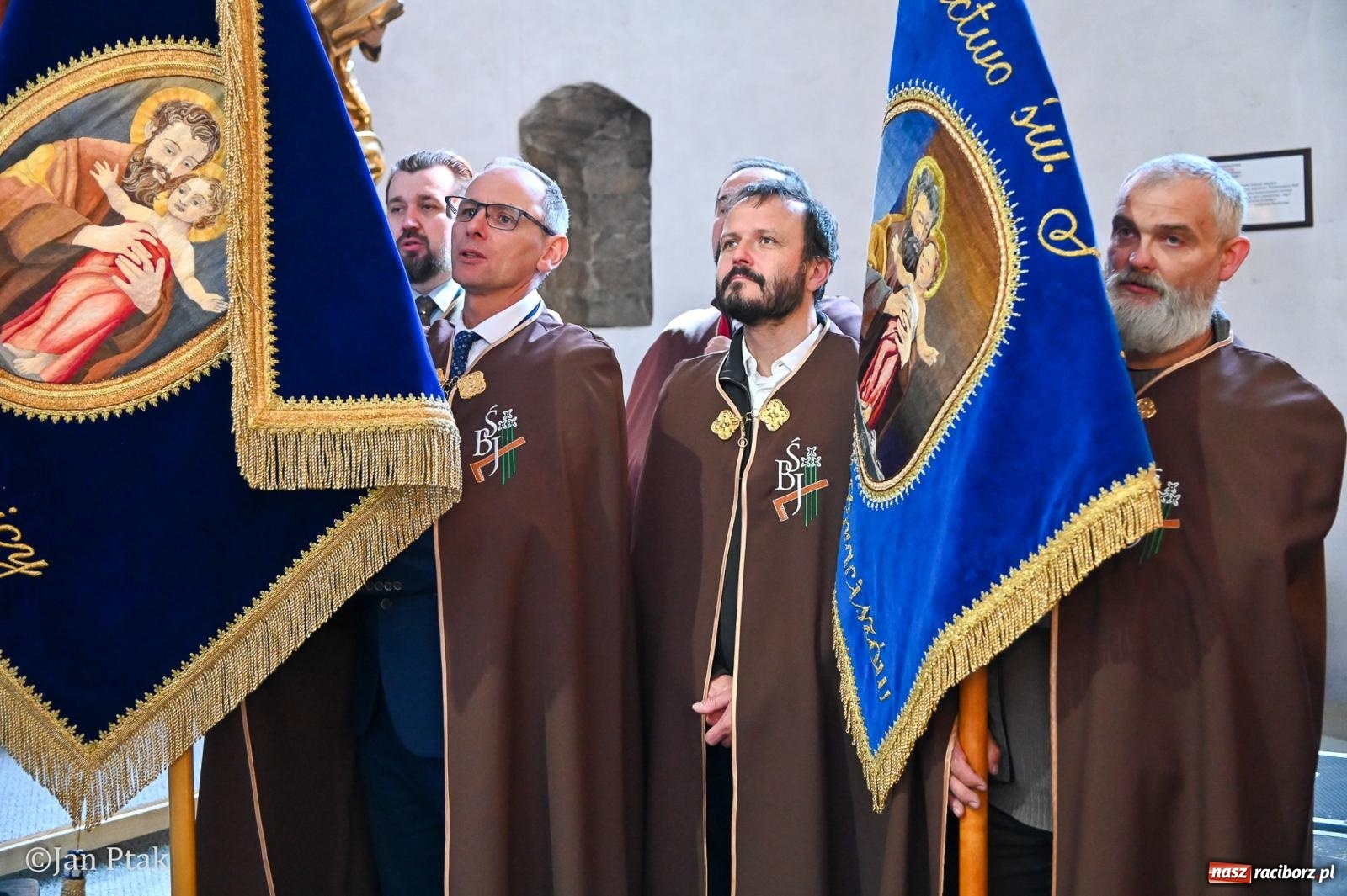 Zdjęcie w galerii na portalu naszraciborz.pl: Diecezjalne Święto Rodziny i XIII Jarmark Cysterski w Jemielnicy [FOTO] wiadomości z regionu