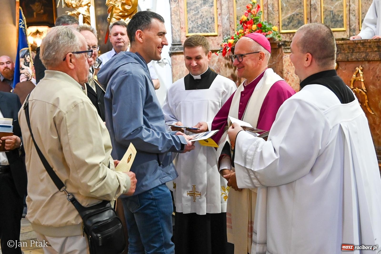 Zdjęcie w galerii na portalu naszraciborz.pl: Diecezjalne Święto Rodziny i XIII Jarmark Cysterski w Jemielnicy [FOTO] wiadomości z regionu