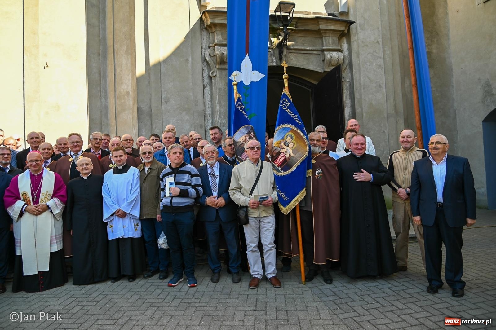 Zdjęcie w galerii na portalu naszraciborz.pl: Diecezjalne Święto Rodziny i XIII Jarmark Cysterski w Jemielnicy [FOTO] wiadomości z regionu