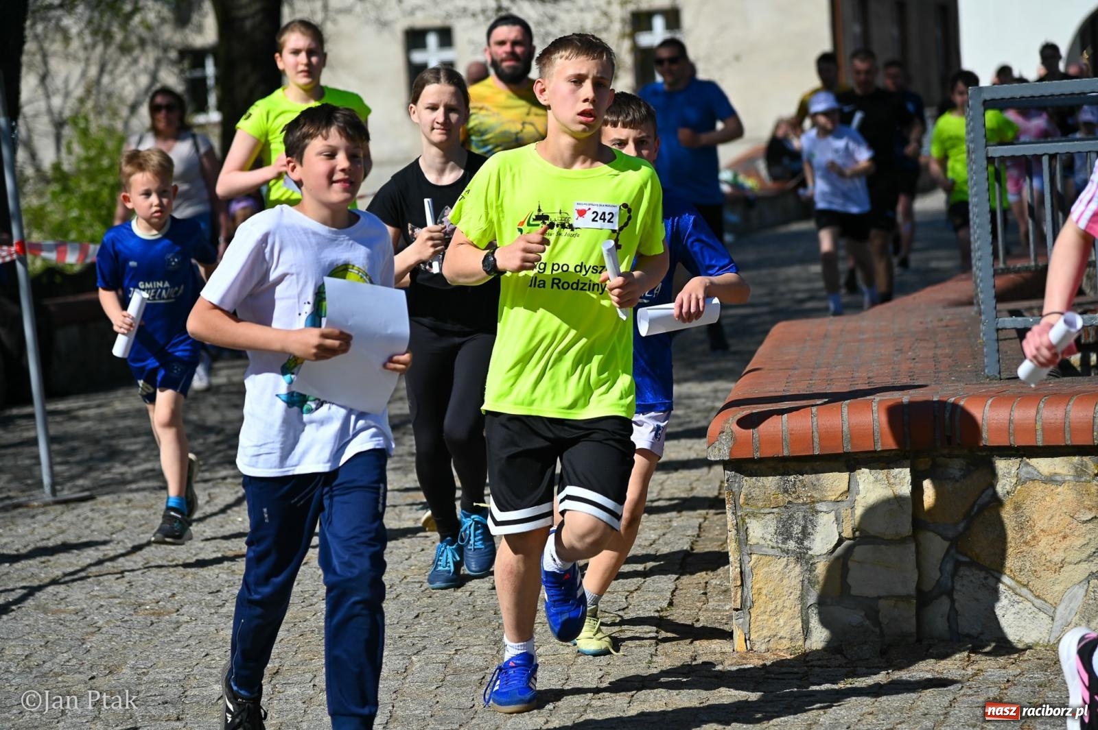 Zdjęcie w galerii na portalu naszraciborz.pl: Diecezjalne Święto Rodziny i XIII Jarmark Cysterski w Jemielnicy [FOTO] wiadomości z regionu
