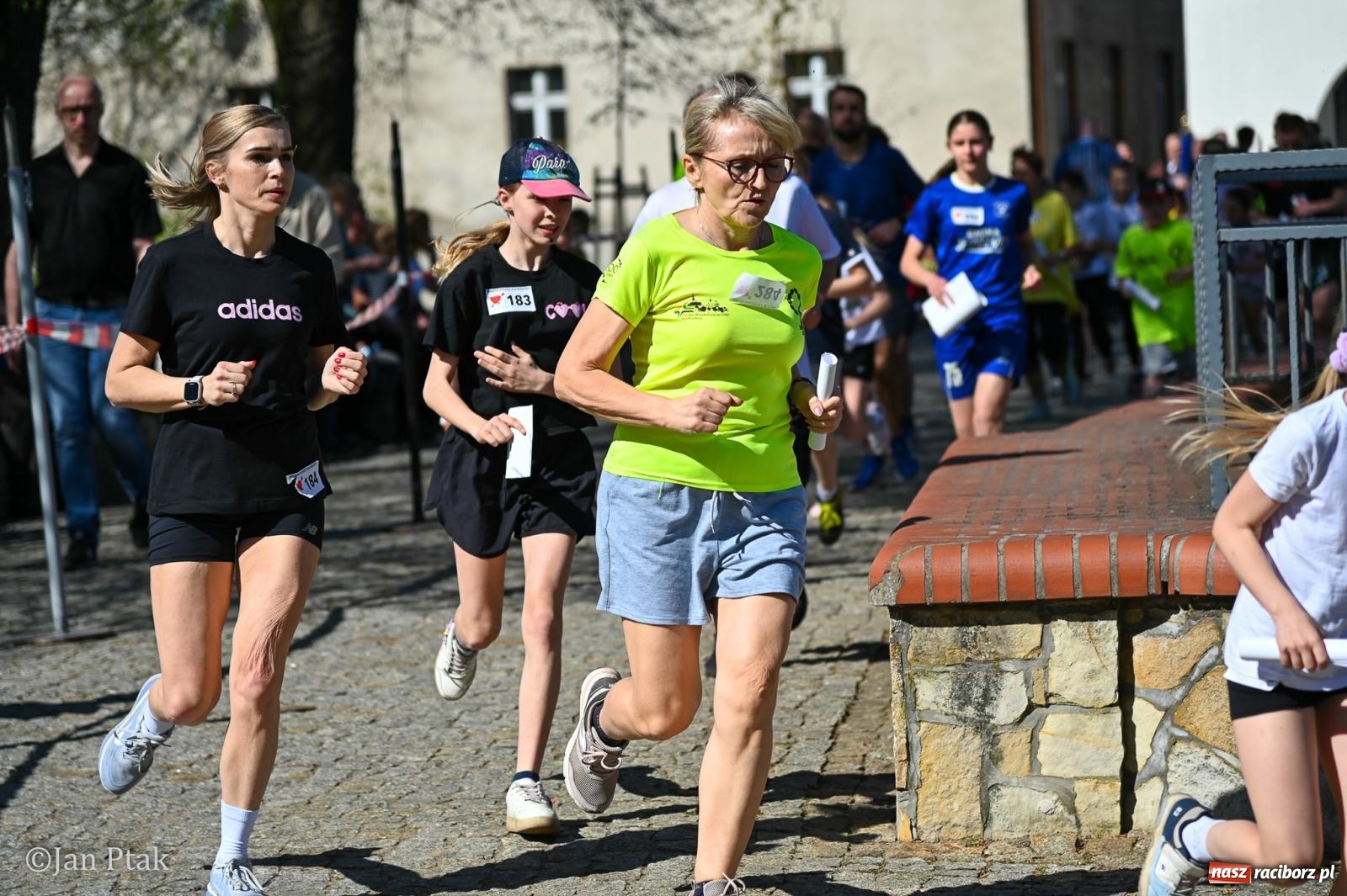 Zdjęcie w galerii na portalu naszraciborz.pl: Diecezjalne Święto Rodziny i XIII Jarmark Cysterski w Jemielnicy [FOTO] wiadomości z regionu