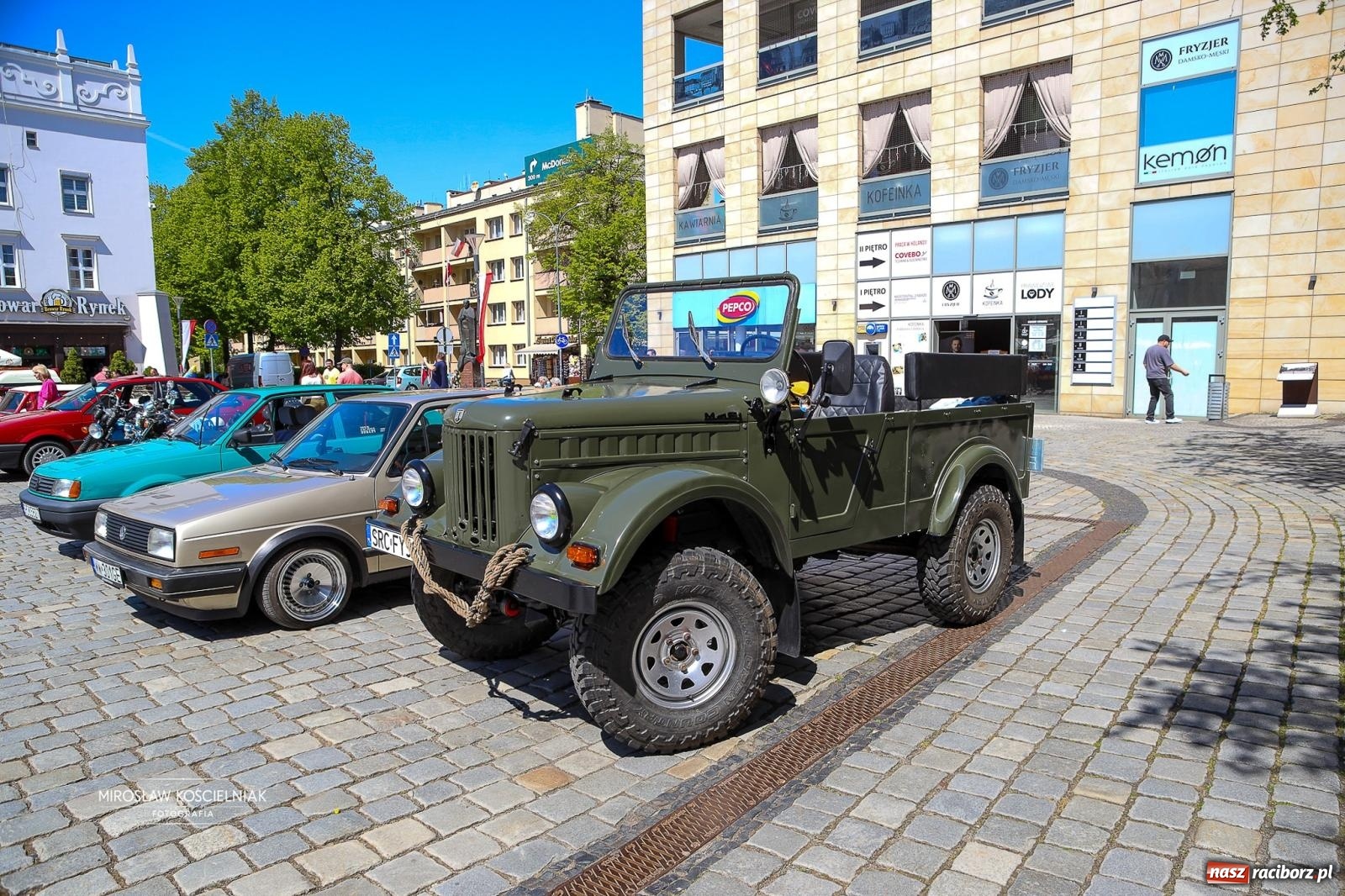 Zdjęcie w galerii na portalu naszraciborz.pl: Majówka Pokoleń w AquaBrax zawitała do Raciborza. Klasyki opanowały rynek wiadomości z regionu