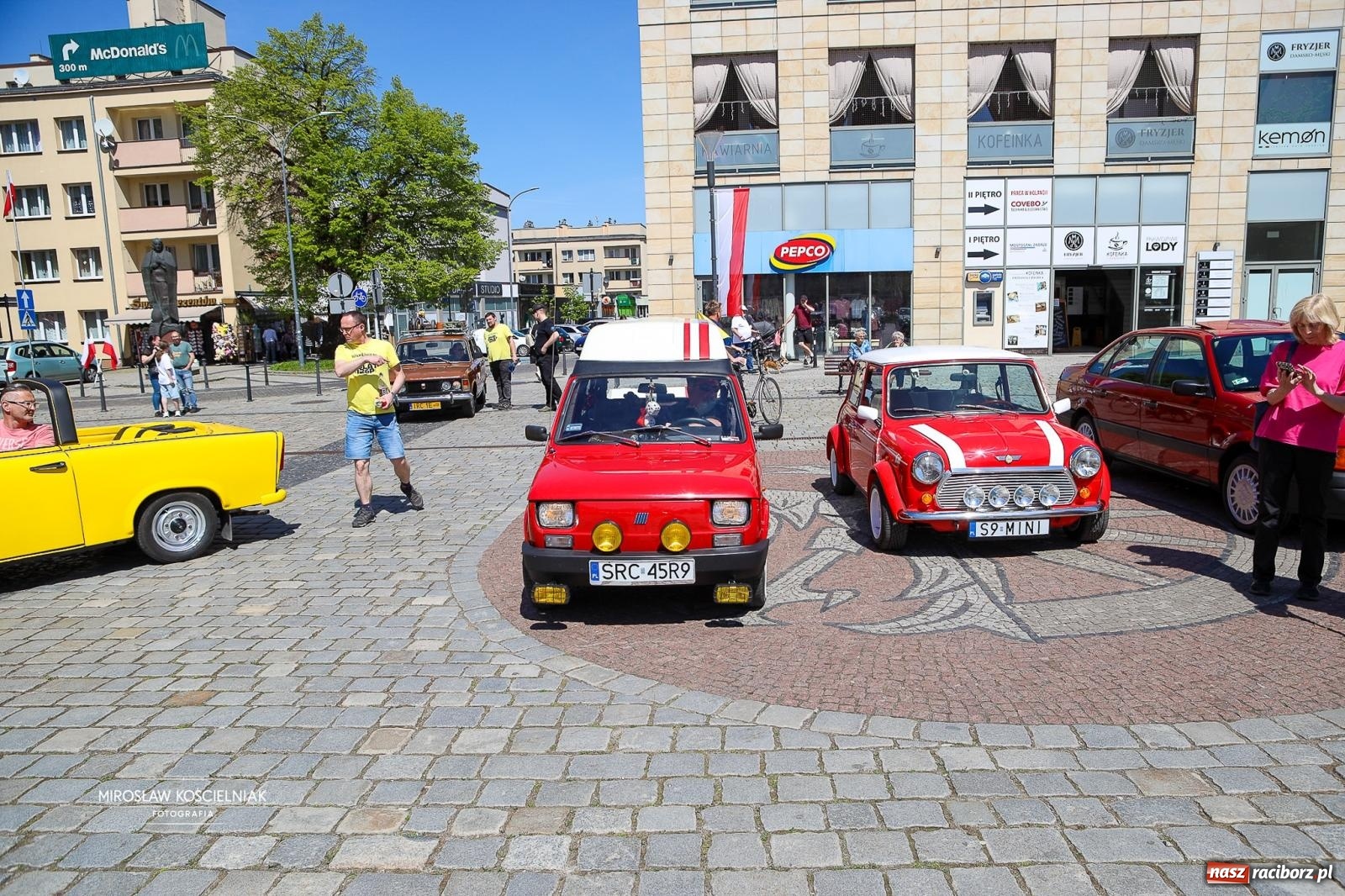 Zdjęcie w galerii na portalu naszraciborz.pl: Majówka Pokoleń w AquaBrax zawitała do Raciborza. Klasyki opanowały rynek wiadomości z regionu