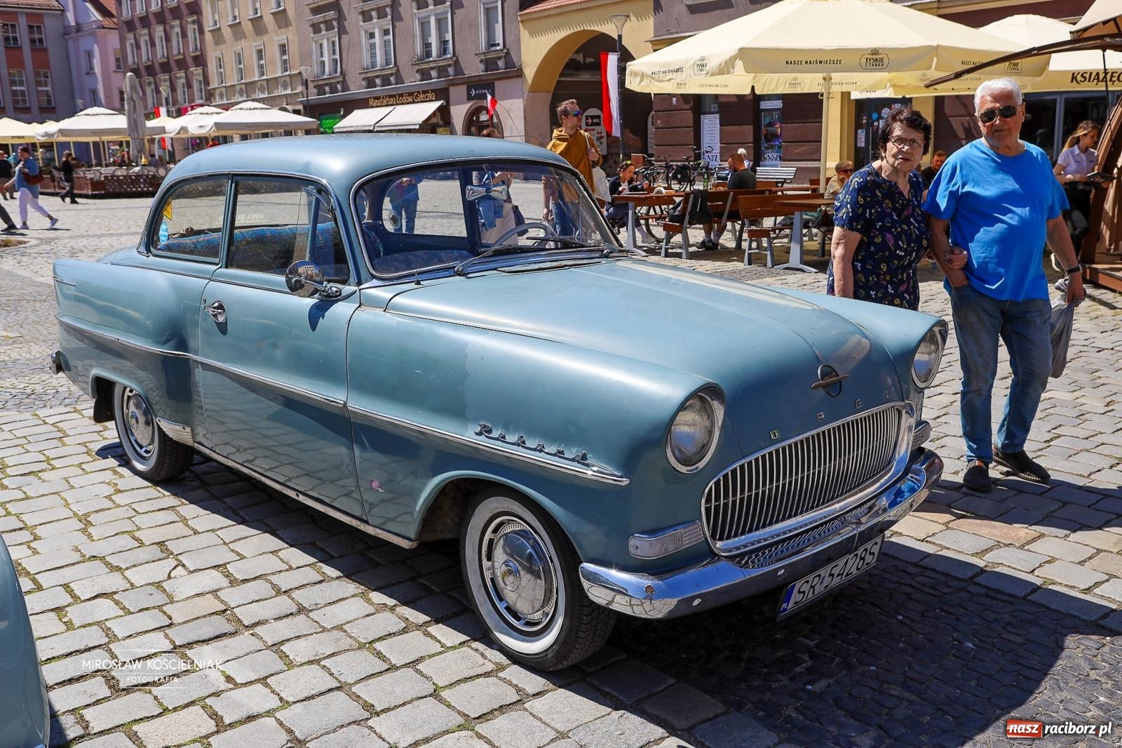 Zdjęcie w galerii na portalu naszraciborz.pl: Majówka Pokoleń w AquaBrax zawitała do Raciborza. Klasyki opanowały rynek wiadomości z regionu