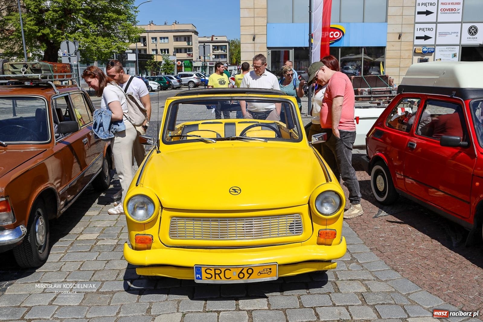 Zdjęcie w galerii na portalu naszraciborz.pl: Majówka Pokoleń w AquaBrax zawitała do Raciborza. Klasyki opanowały rynek wiadomości z regionu