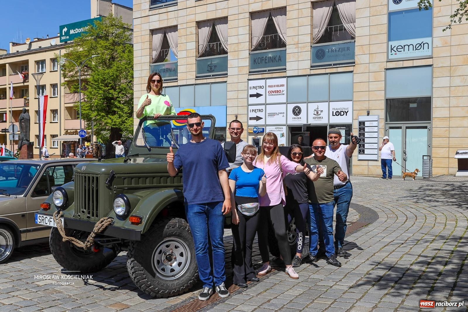 Zdjęcie w galerii na portalu naszraciborz.pl: Majówka Pokoleń w AquaBrax zawitała do Raciborza. Klasyki opanowały rynek wiadomości z regionu