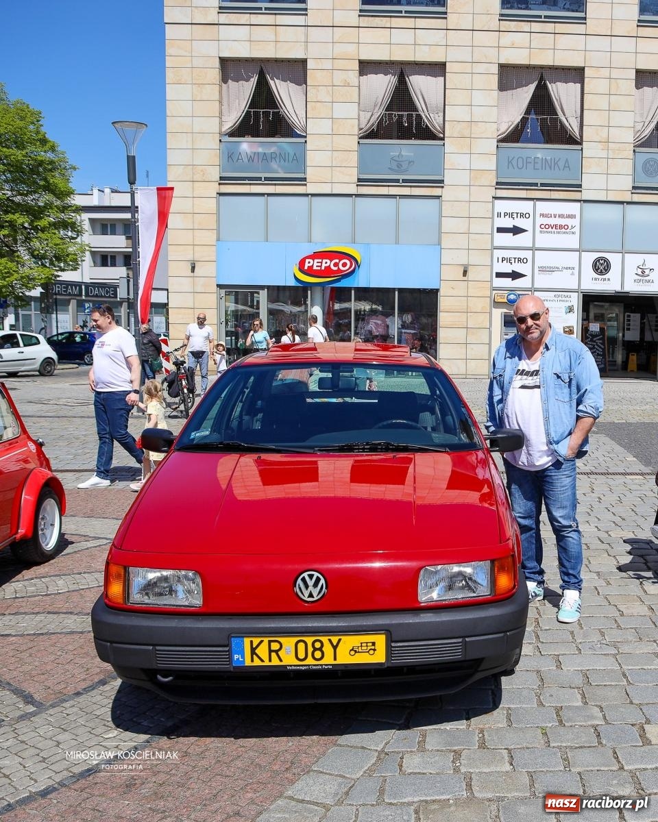 Zdjęcie w galerii na portalu naszraciborz.pl: Majówka Pokoleń w AquaBrax zawitała do Raciborza. Klasyki opanowały rynek wiadomości z regionu