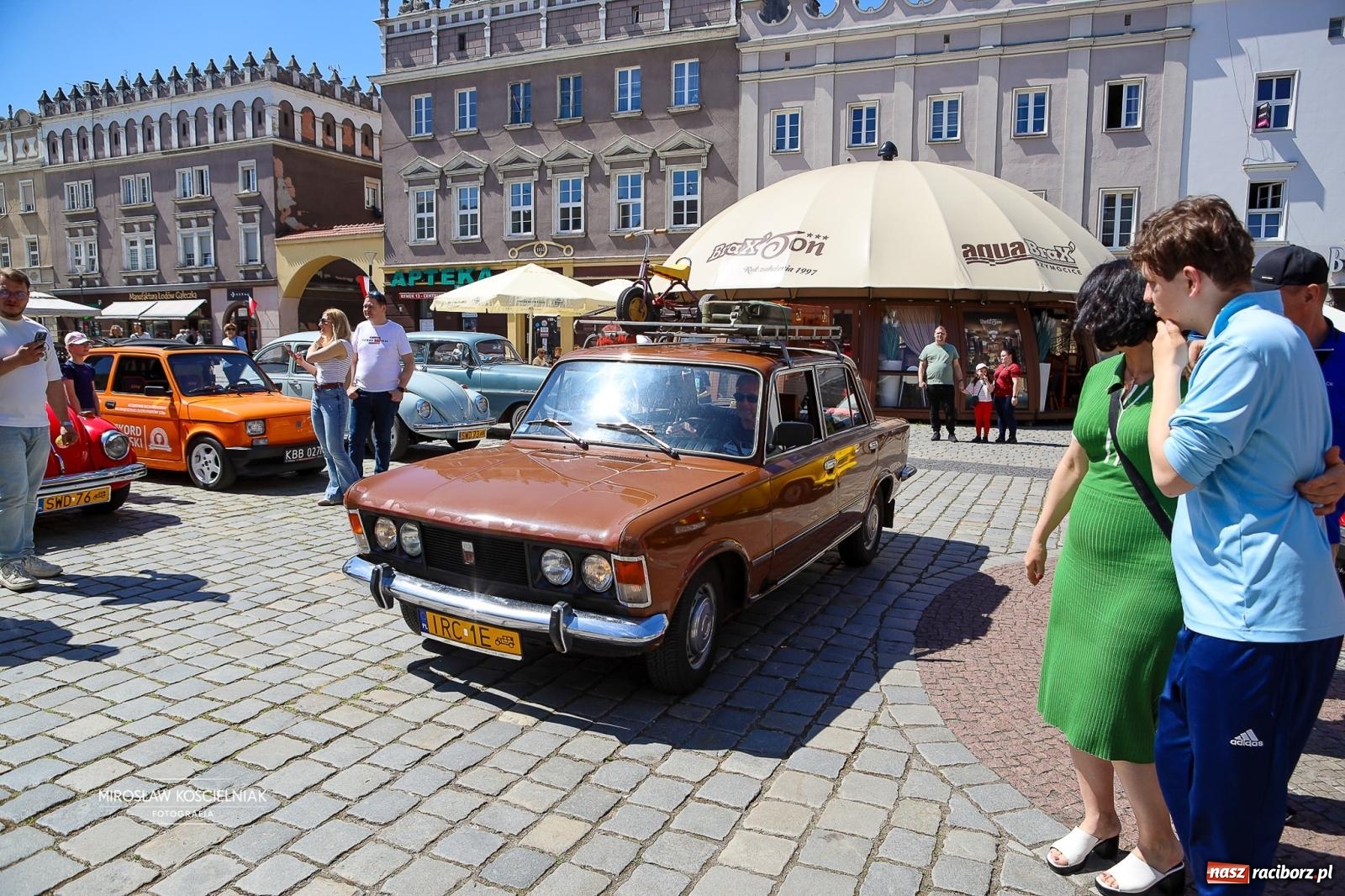 Zdjęcie w galerii na portalu naszraciborz.pl: Majówka Pokoleń w AquaBrax zawitała do Raciborza. Klasyki opanowały rynek wiadomości z regionu
