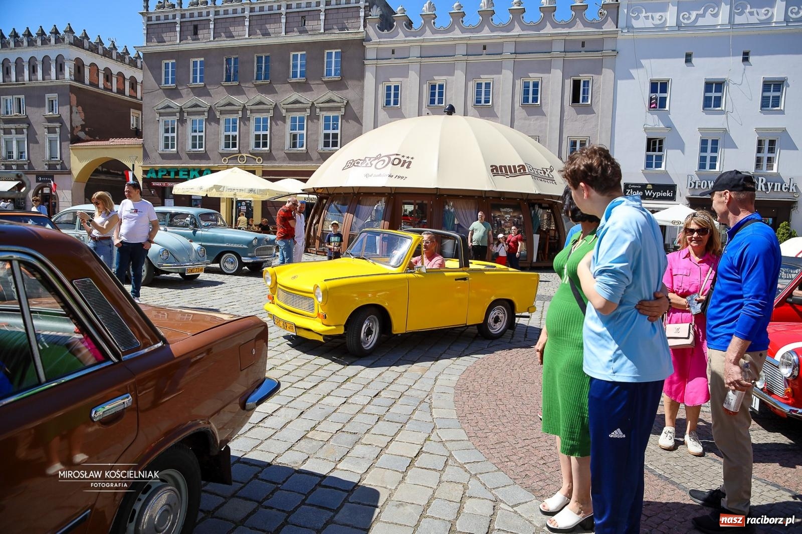Zdjęcie w galerii na portalu naszraciborz.pl: Majówka Pokoleń w AquaBrax zawitała do Raciborza. Klasyki opanowały rynek wiadomości z regionu