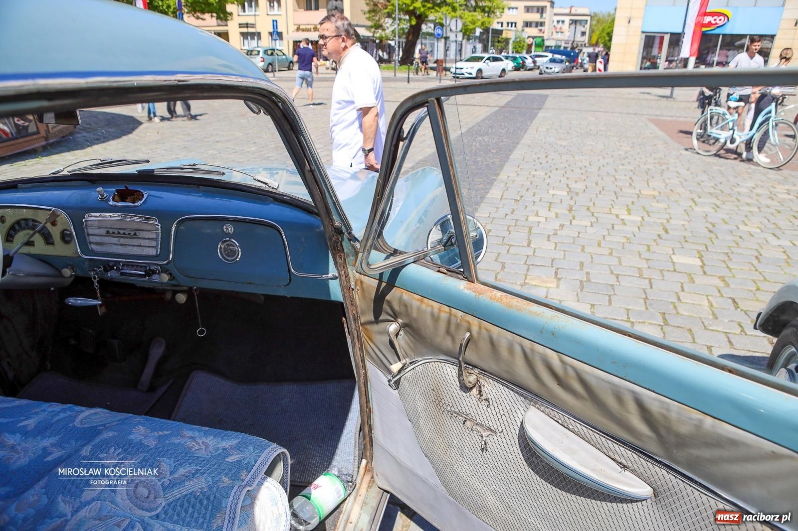 Zdjęcie w galerii na portalu naszraciborz.pl: Majówka Pokoleń w AquaBrax zawitała do Raciborza. Klasyki opanowały rynek wiadomości z regionu