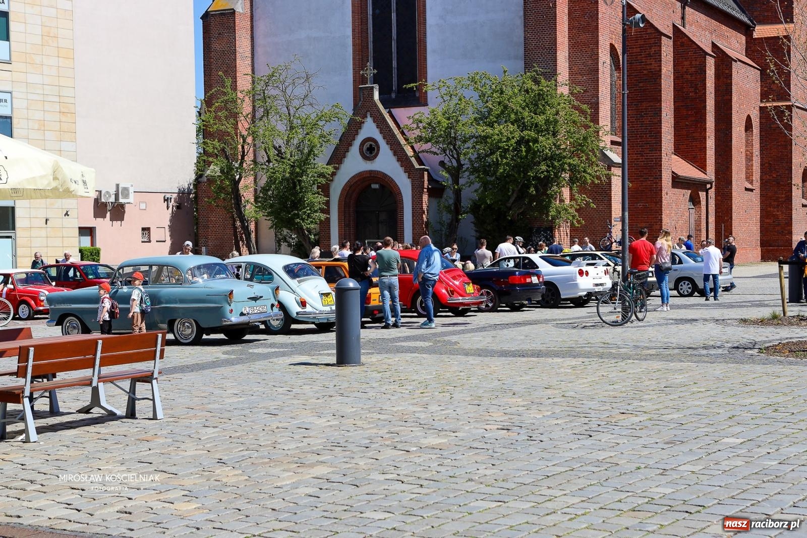 Zdjęcie w galerii na portalu naszraciborz.pl: Majówka Pokoleń w AquaBrax zawitała do Raciborza. Klasyki opanowały rynek wiadomości z regionu