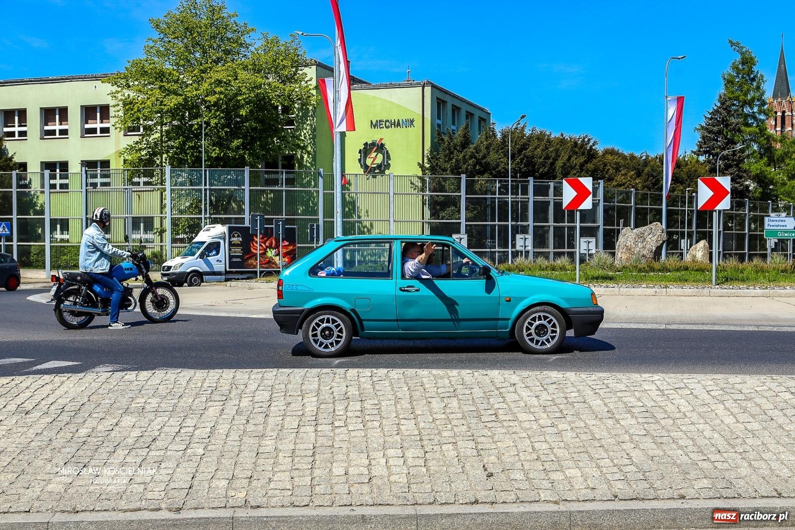 Zdjęcie w galerii na portalu naszraciborz.pl: Majówka Pokoleń w AquaBrax zawitała do Raciborza. Klasyki opanowały rynek wiadomości z regionu