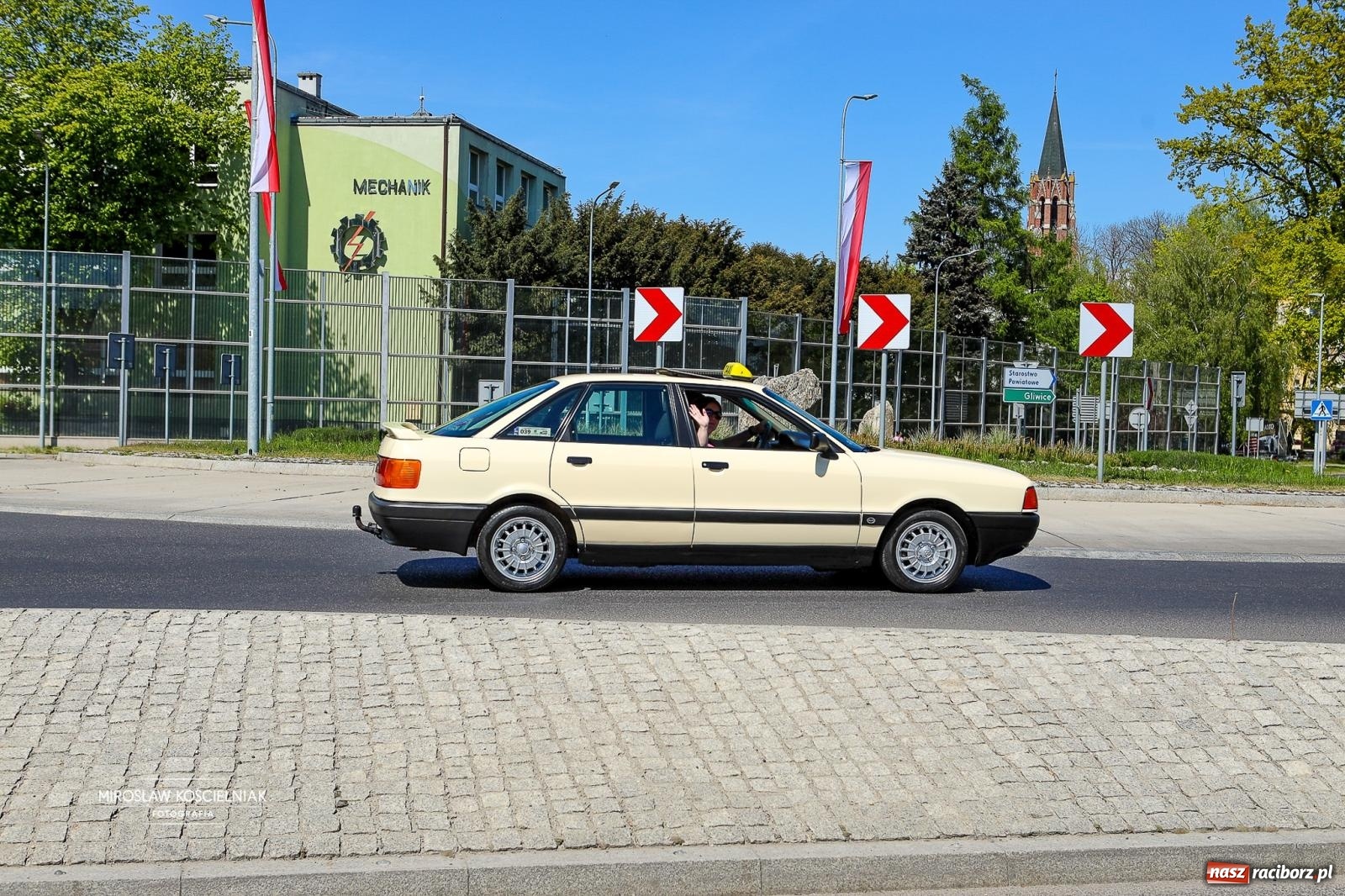 Zdjęcie w galerii na portalu naszraciborz.pl: Majówka Pokoleń w AquaBrax zawitała do Raciborza. Klasyki opanowały rynek wiadomości z regionu