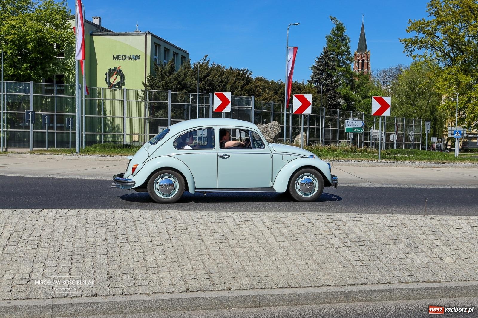 Zdjęcie w galerii na portalu naszraciborz.pl: Majówka Pokoleń w AquaBrax zawitała do Raciborza. Klasyki opanowały rynek wiadomości z regionu