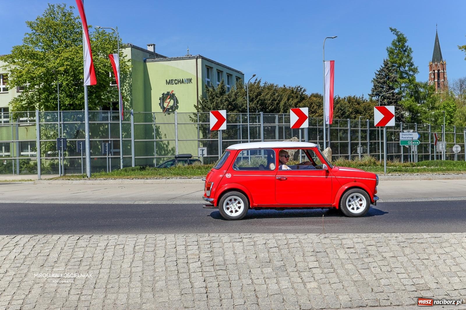 Zdjęcie w galerii na portalu naszraciborz.pl: Majówka Pokoleń w AquaBrax zawitała do Raciborza. Klasyki opanowały rynek wiadomości z regionu